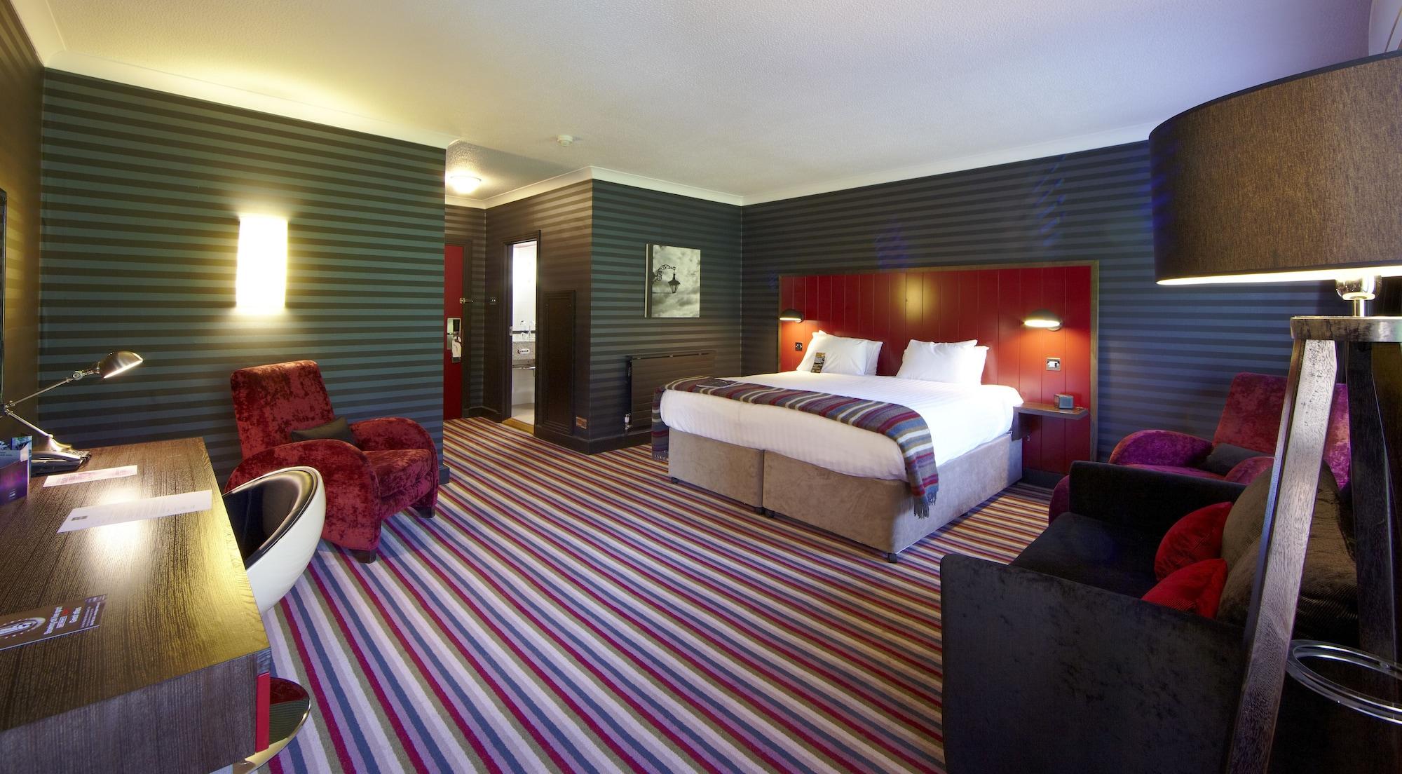 Village Hotel Суиндон Экстерьер фото