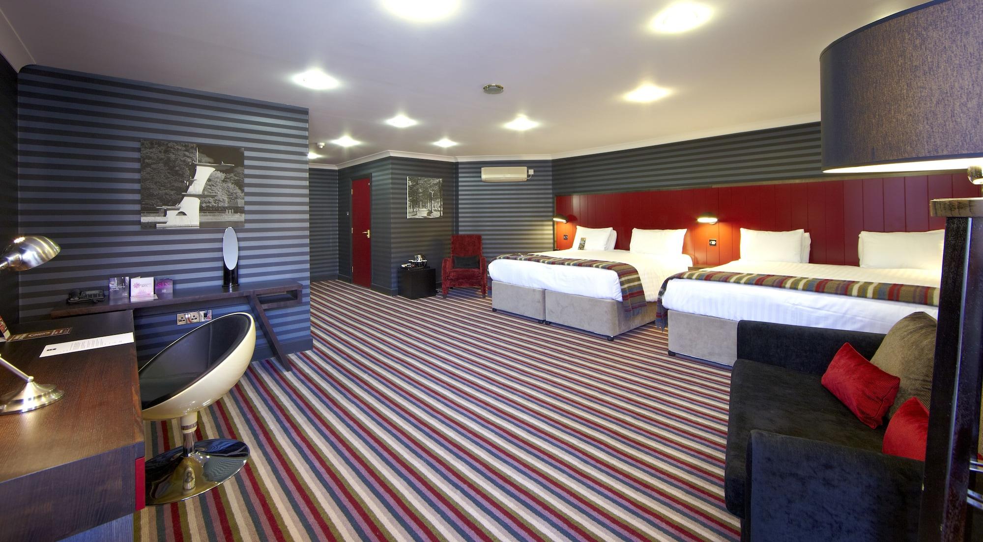 Village Hotel Суиндон Экстерьер фото