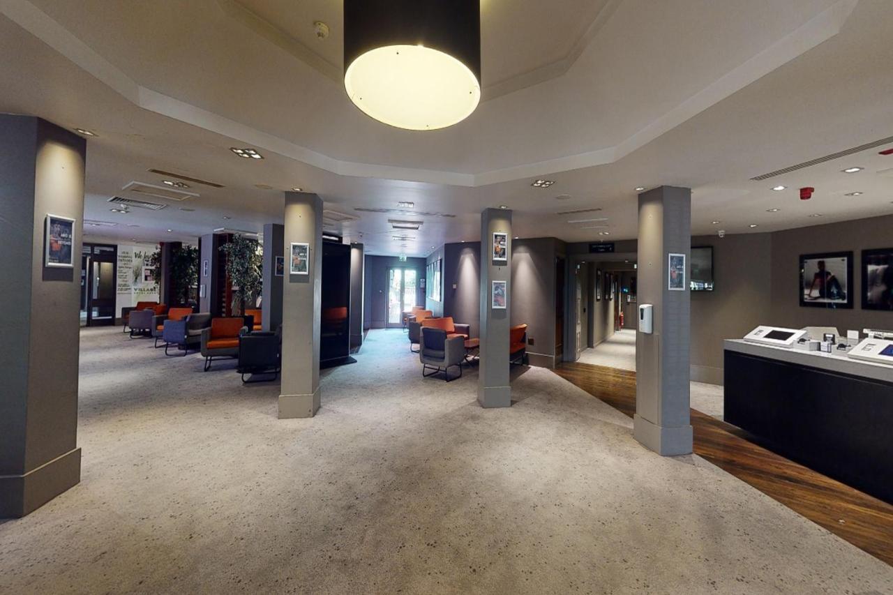 Village Hotel Суиндон Экстерьер фото