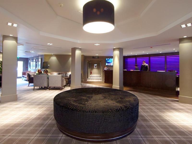 Village Hotel Суиндон Экстерьер фото